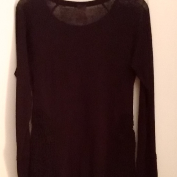 A black shirt - Picture 2 of 2